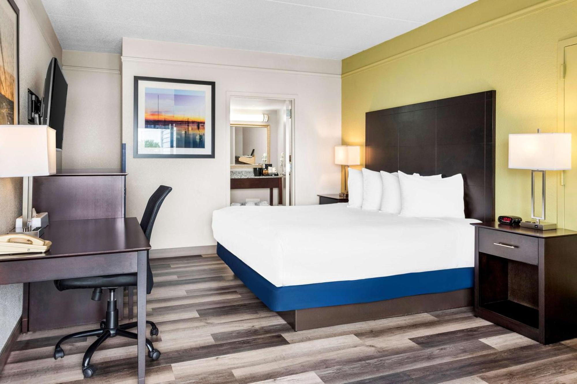 Western Kent Narrows Hotel 3*